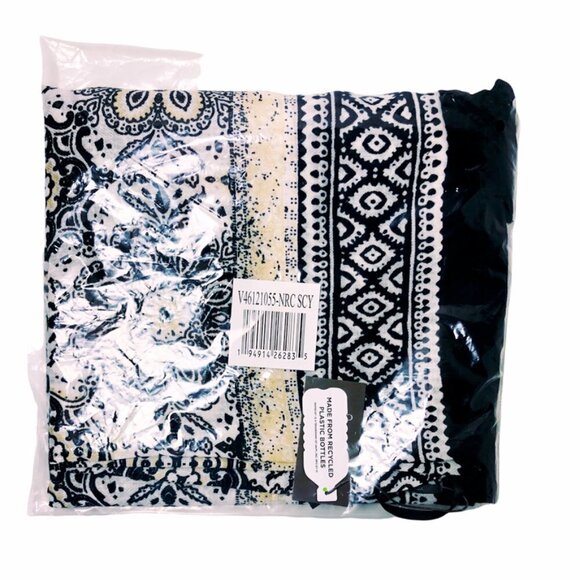 Vince Camuto Womens Black Medallion Print Tassel Trim Shawl Topper Wrap New - Picture 8 of 9